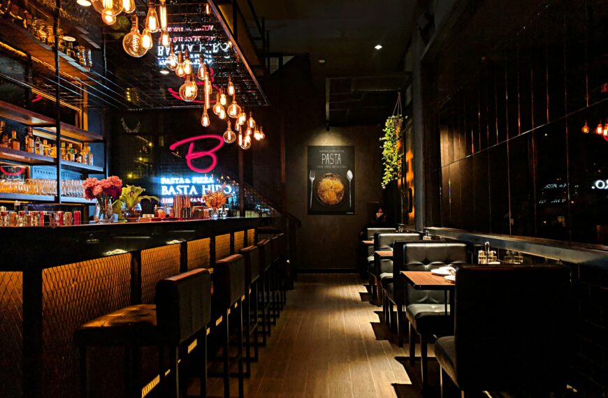 Il banco che accoglie: il libro che trasforma il bartending in esperienza